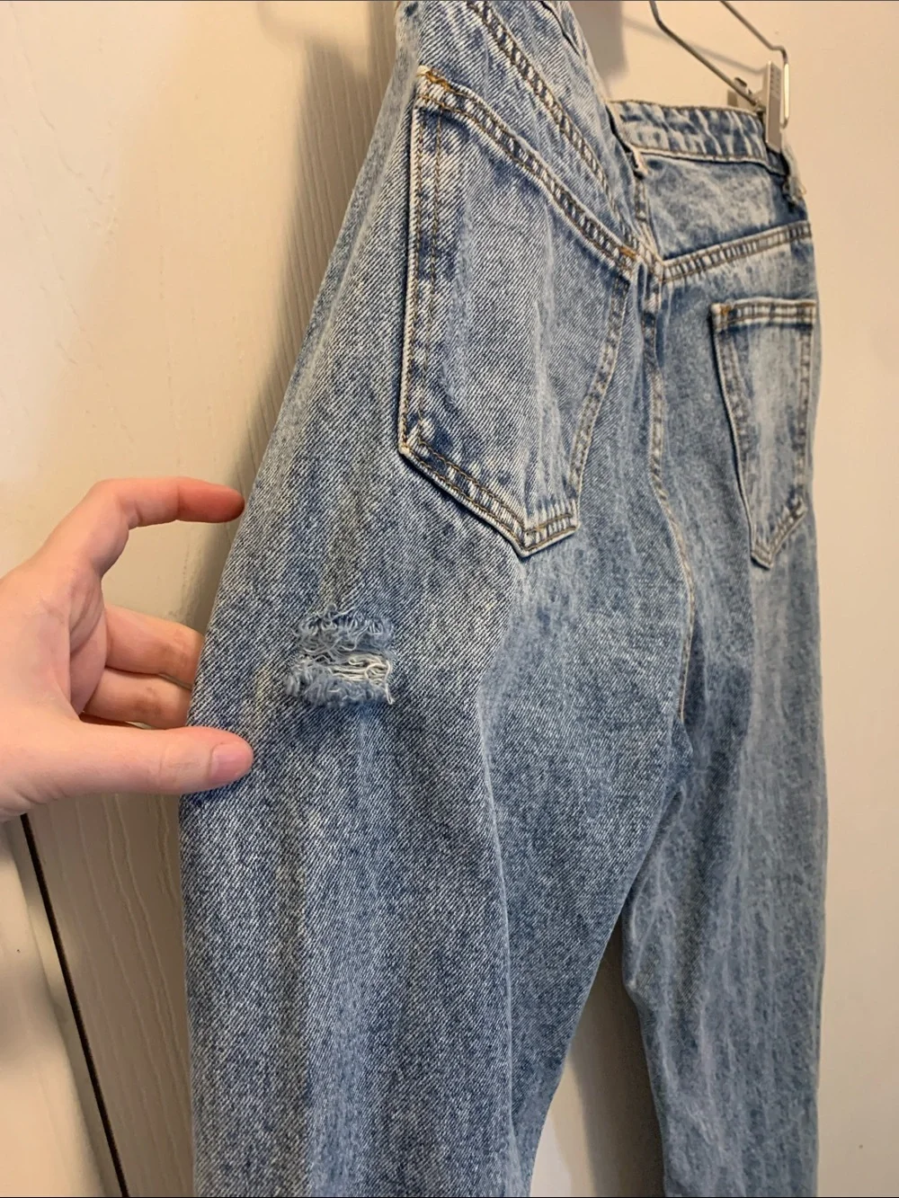 SHEIN Light Blue Distressed High-Rise Jeans